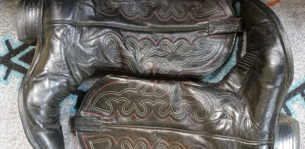 Vintage 1970s Mens Black Cowboy Boots